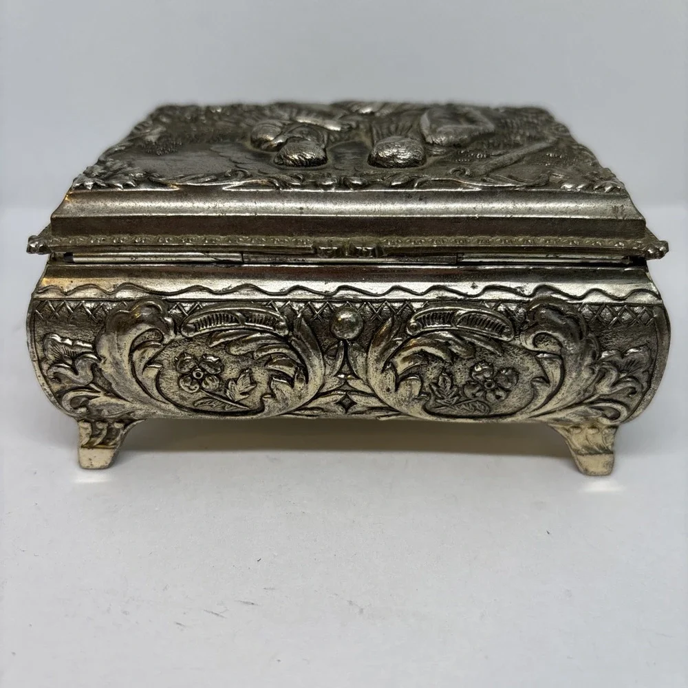 Vintage Metal Red Felt Lined Trinket/Jewelry Box